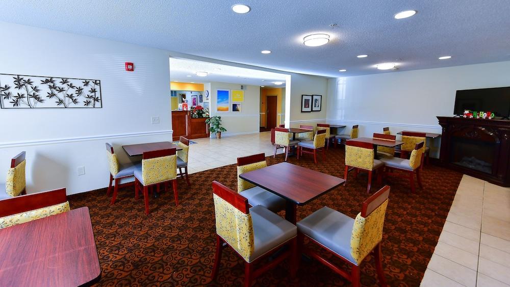 Days Inn By Wyndham Greensboro Nc Buitenkant foto