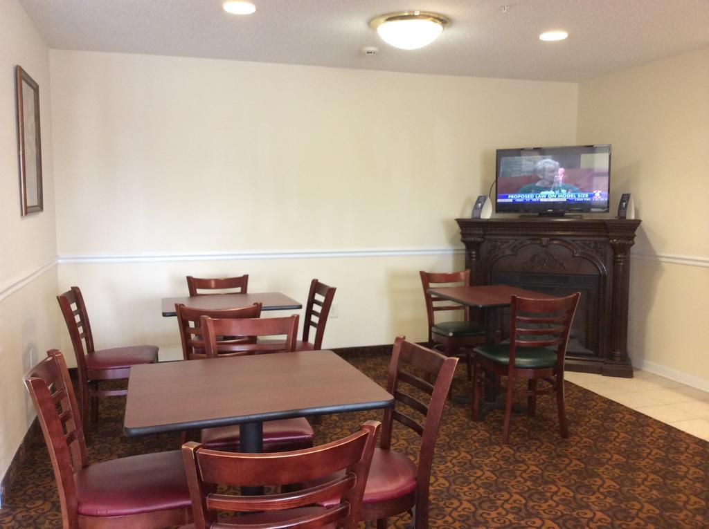 Days Inn By Wyndham Greensboro Nc Buitenkant foto