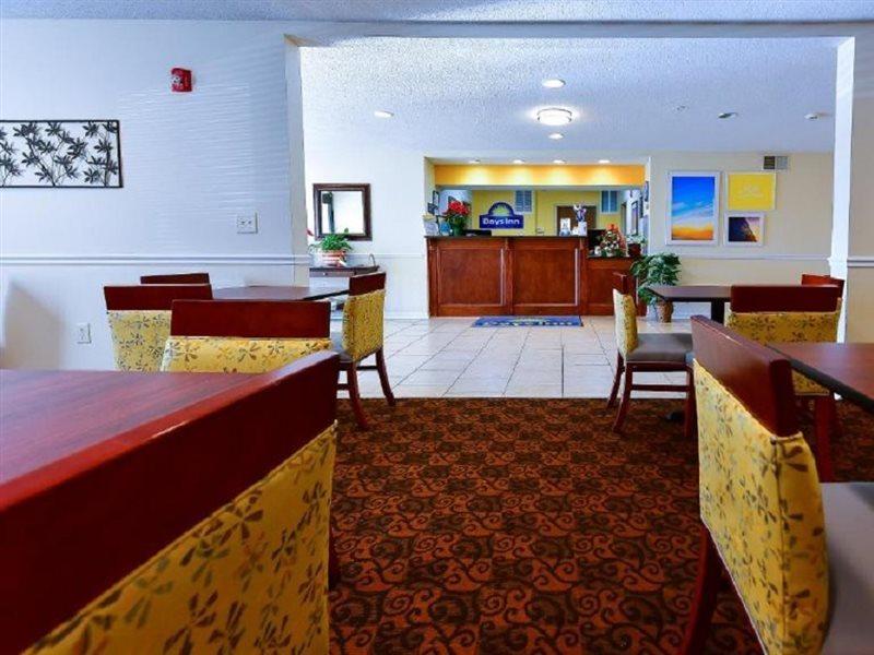 Days Inn By Wyndham Greensboro Nc Buitenkant foto