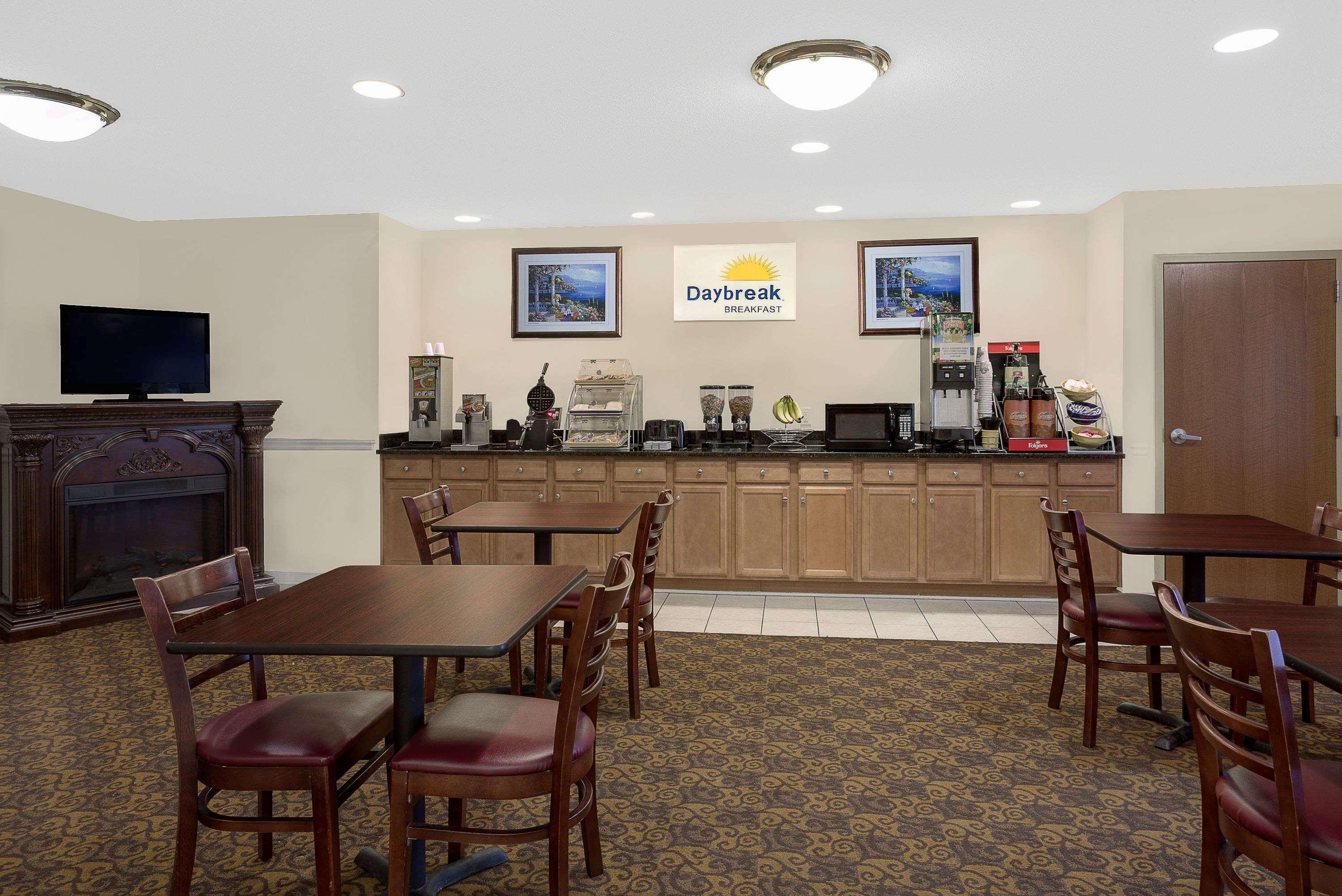 Days Inn By Wyndham Greensboro Nc Buitenkant foto