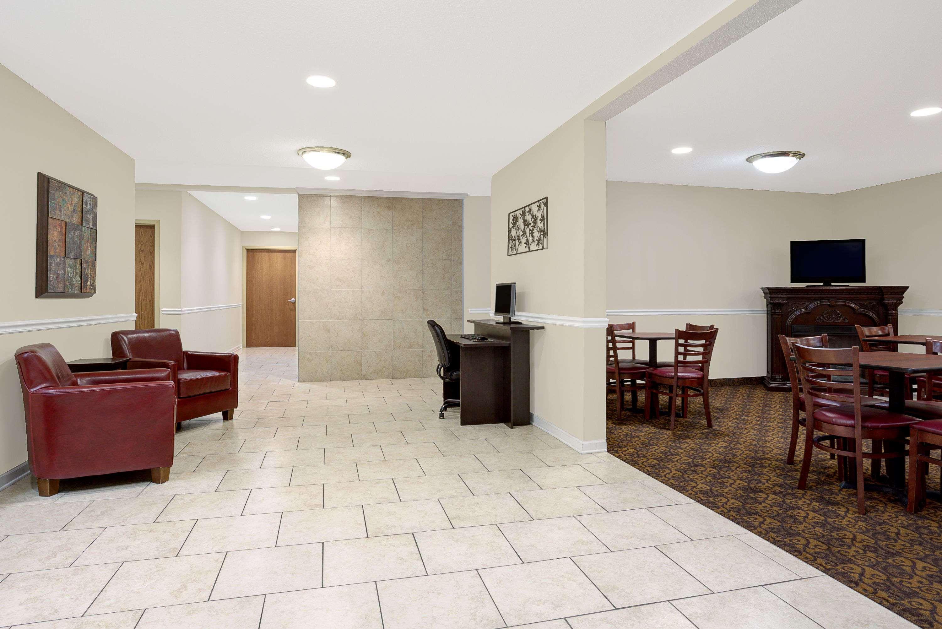 Days Inn By Wyndham Greensboro Nc Buitenkant foto