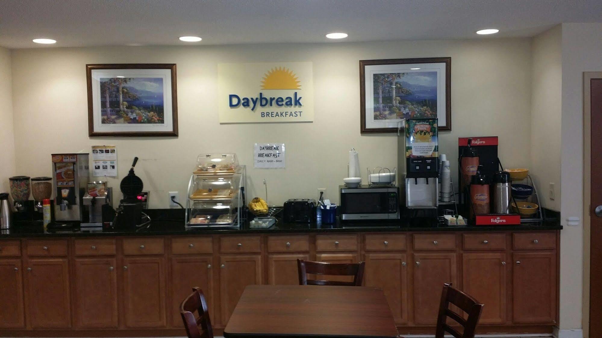 Days Inn By Wyndham Greensboro Nc Buitenkant foto